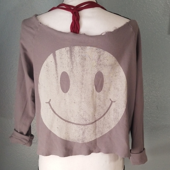 Klassic Clothing Co. Crop Sweatshirt - Picture 5 of 8